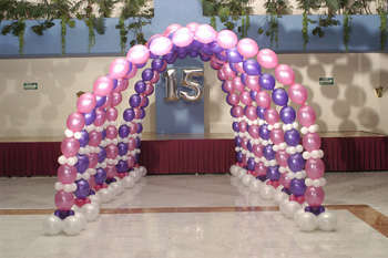 Decoracion En Globos Para Xv Anos 5 Jpg 590 443 Diy Balloon Decorations Balloon Decorations Backdrops For Parties